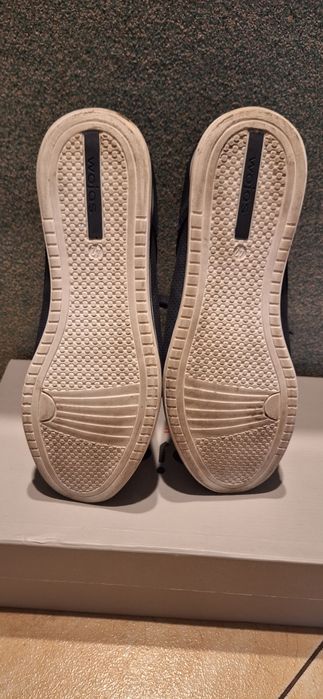 Półbuty,  sneakersy firmy Wojas ze skóry nubuk. Rozmiar 42. Stan igła