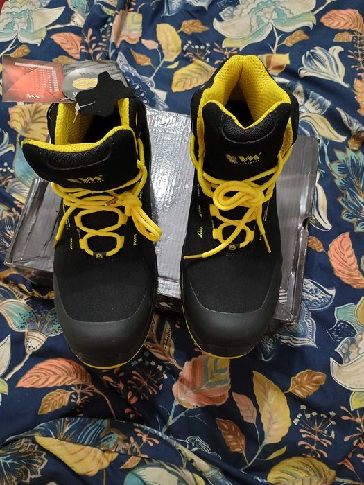 Nowe buty r. 44 28cm bardzo lekkie i mocne. Tanio sprzedam.