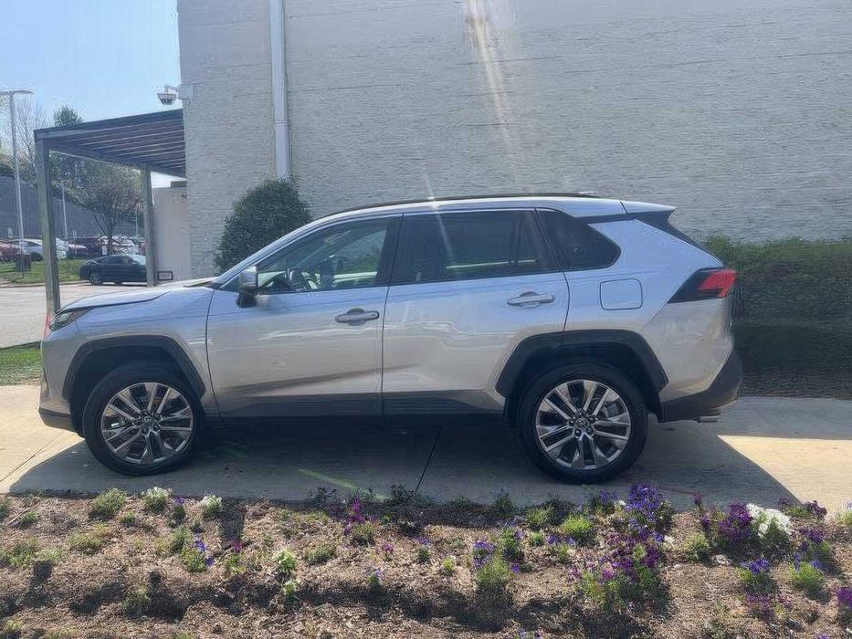 Toyota RAV4 Adventure      2023