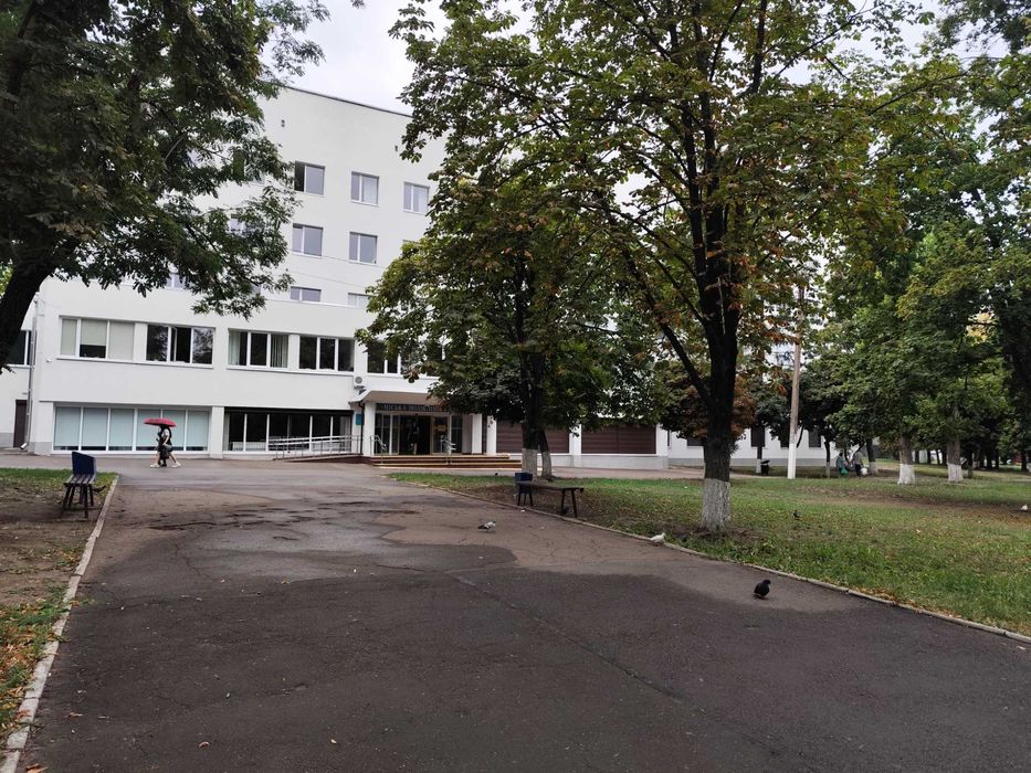 Продам окрему будівлю на просп. Тракторобудівників, 107г, м. Харків