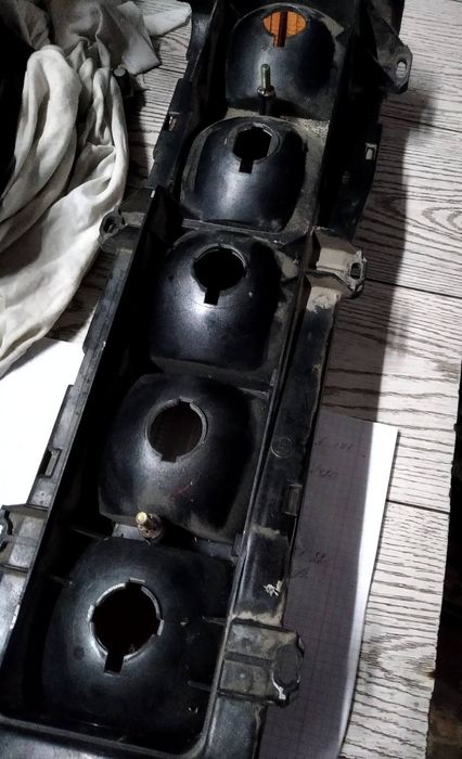 Продам правий , задній фонарь Mercedes 123