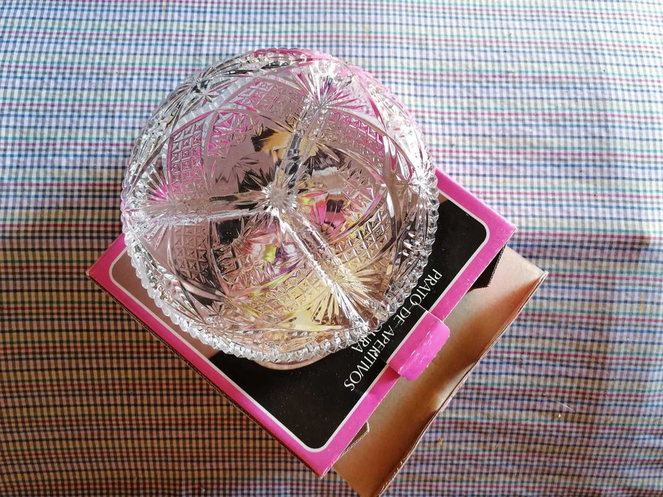 Prato de aperitivos em cristal