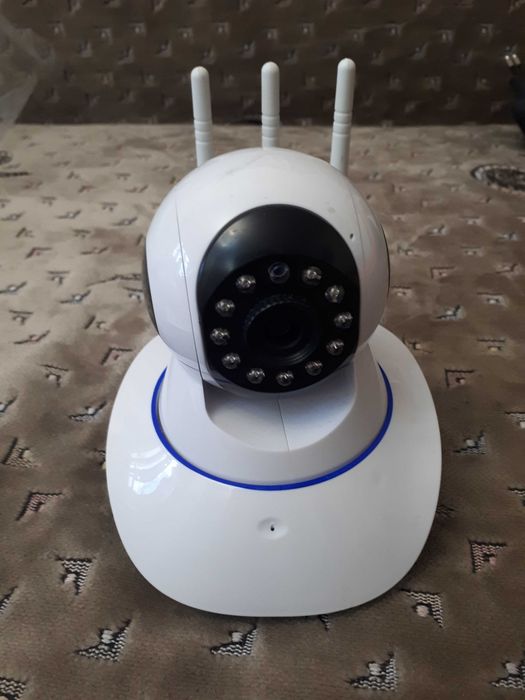 Поворотная Wi-Fi IP камера с режимом Ночного видения