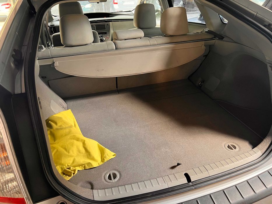 Аренда авто Toyota Prius / Prius V Гибрид, аренда, прокат, под такси