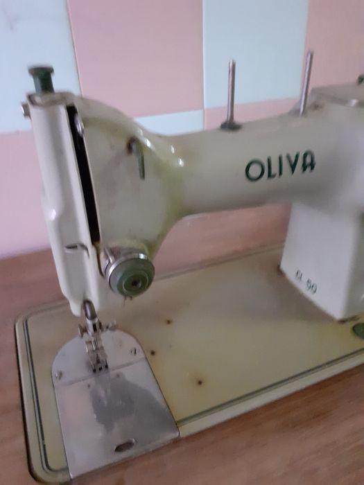 Máquina de custura Oliva