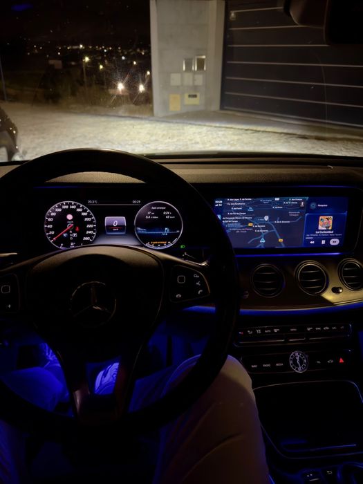 Mercedes E200 station