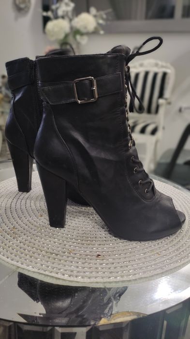 Buty damskie ze skóry ekologicznejj