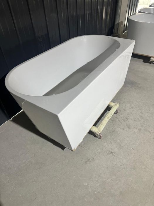Wanna wolnostojąca akrylowa przyścienna z półką Karbin 170cm Chrom OUTLET