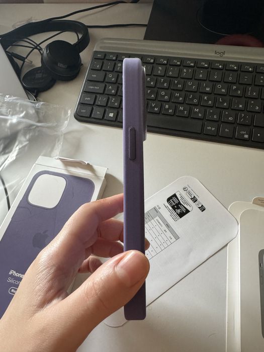 Оригінальний Фіолетовий чохол для iPhone 14 Pro — новий