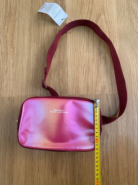 Бананка жіноча marc jacobs рожева