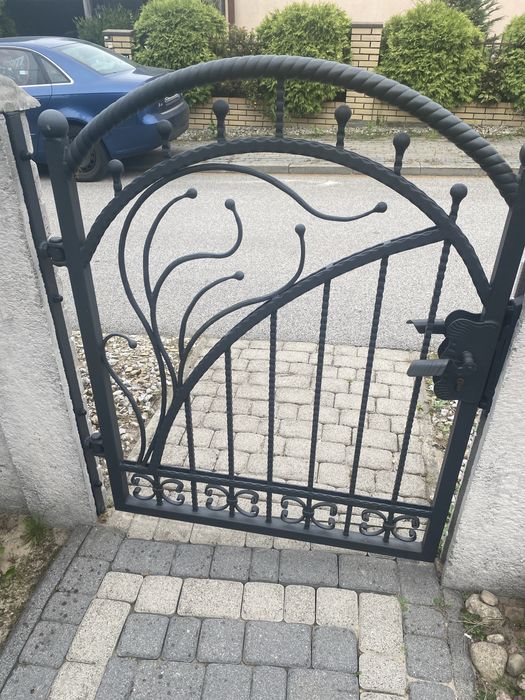 Elementy bramy kutej i furtki masywne