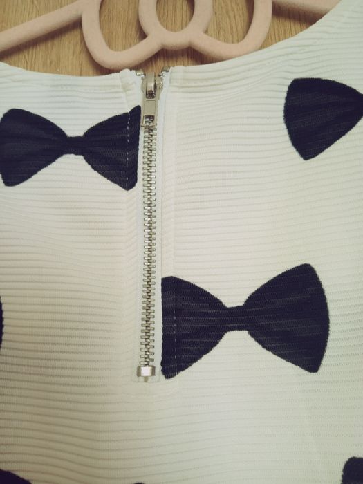 Biało czarna elegancka sukienka w kokardy na komunię ślub imprezę h&m