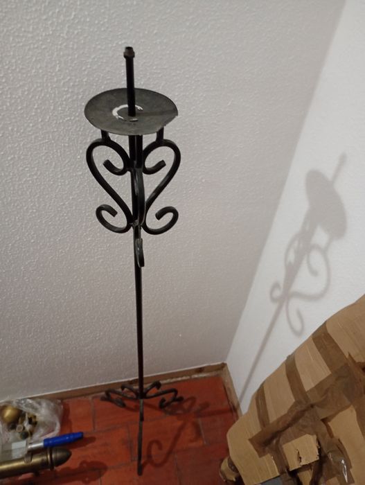 Suporte de Pé Alto de Candeeiro