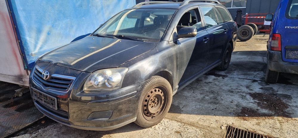 Części AVENSIS T25 2.2 lak. 209 07r Błotnik Lampa Drzwi Maska  Zderzak