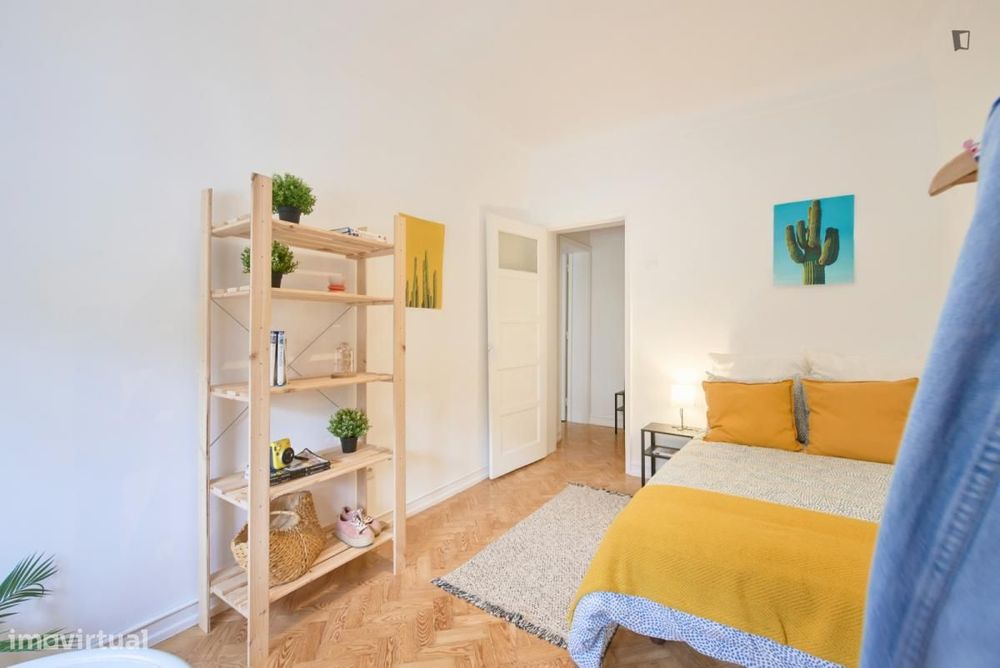 Quarto - localizado em Roma-Areeiro Lisbon