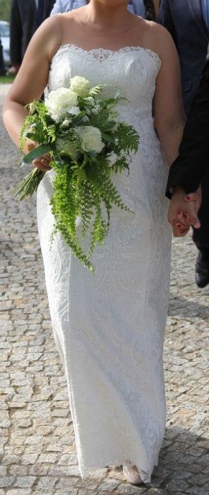 Suknia ślubna z koronki 44