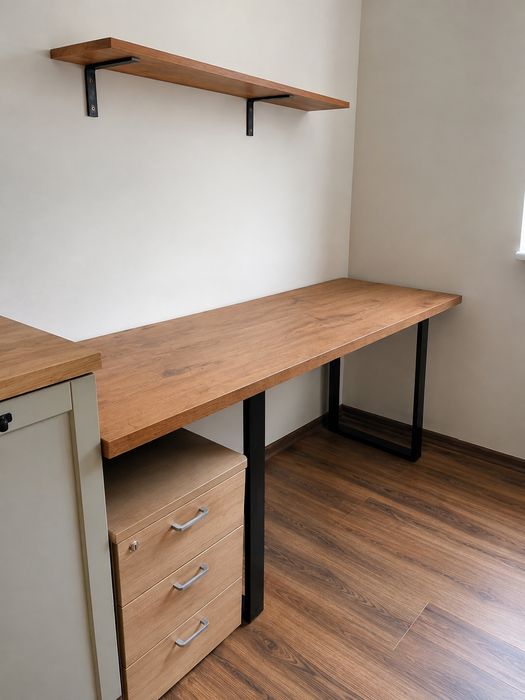 Biurko z szafką pufą Loft