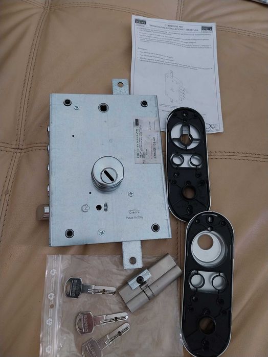 Fechadura Dierre NE42 como Nova C/ Espelhos ,C/6 meses de uso e c/ 5 chaves