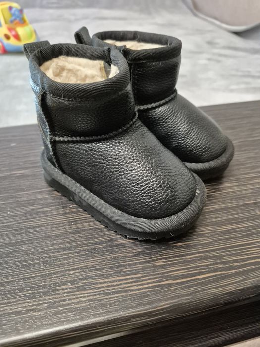 продам детскую обувь