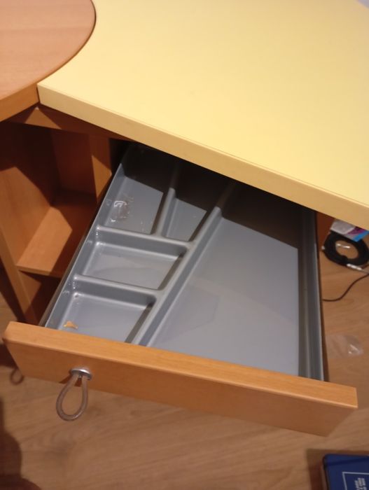 Secretária de madeira