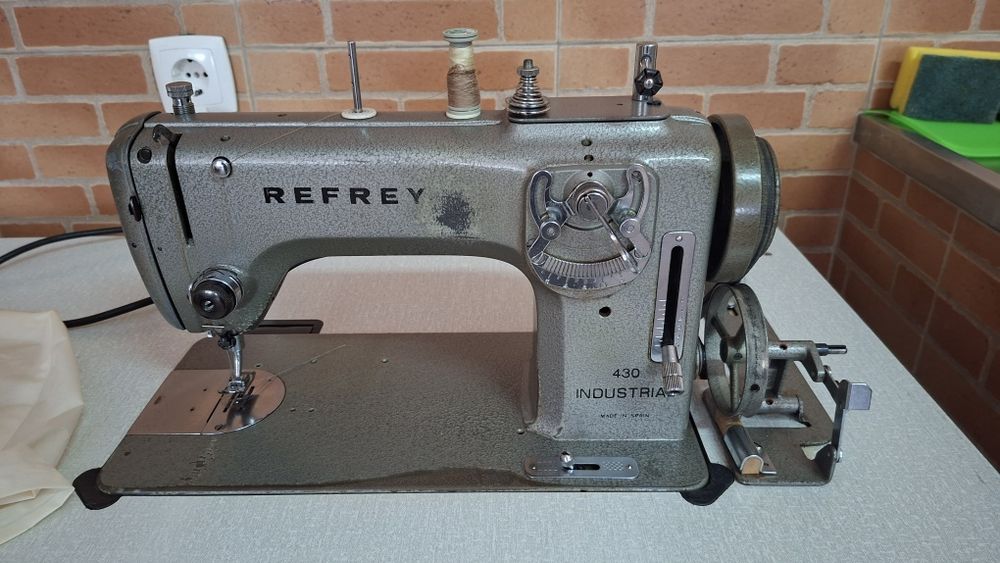 Maquina de costura refrey 430 industrial
