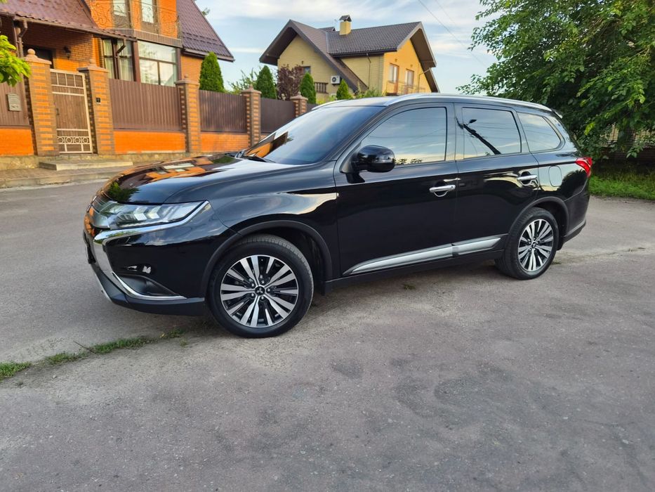 Mitsubishi Outlander  Мітсубісі Аутлендер
