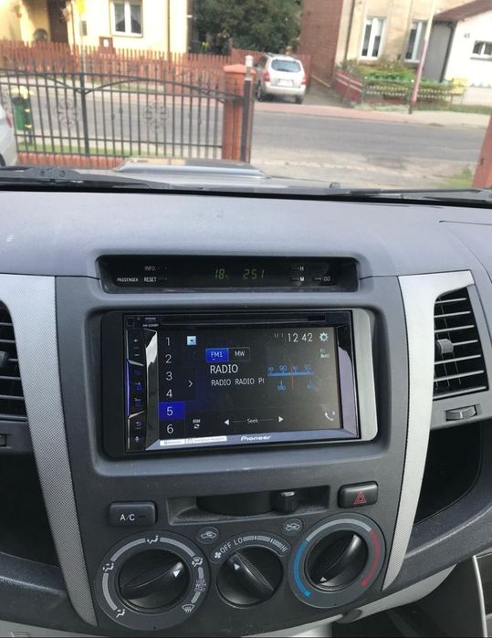 Toyota Hilux 3.0 D-4D Sol