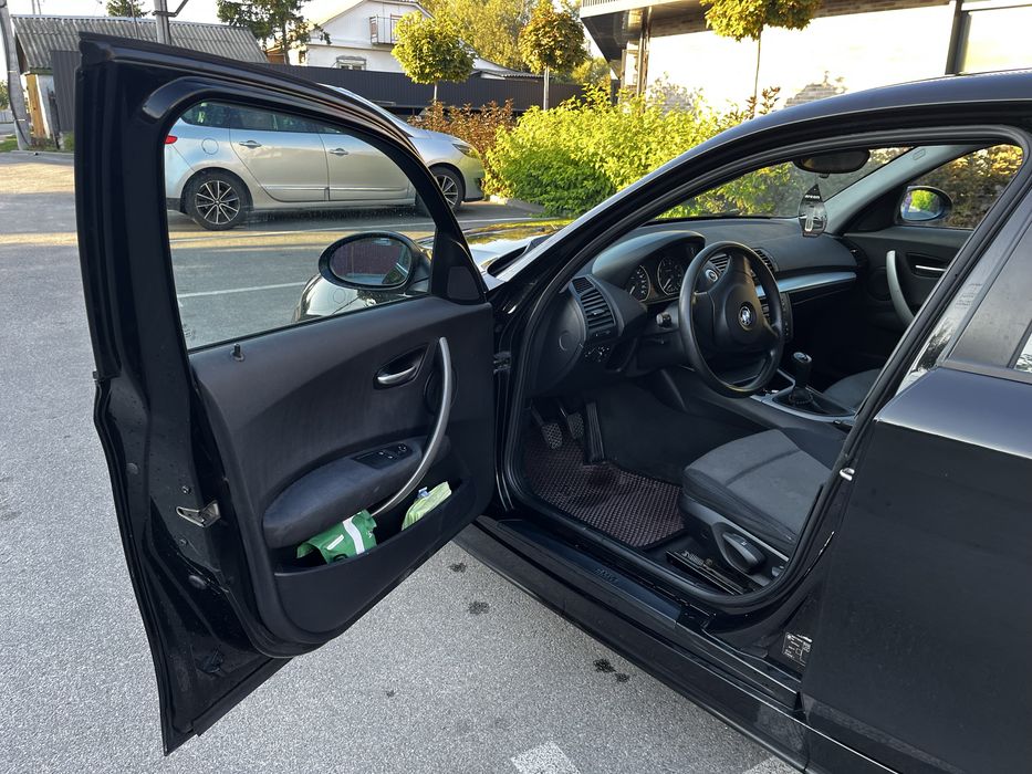 Продам BMW 1 series