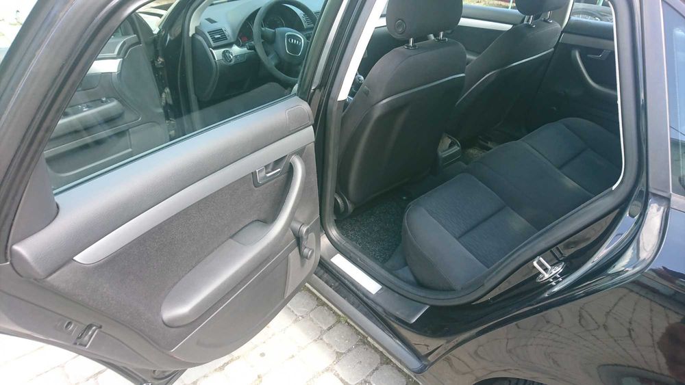 Автомобіль Audi A4