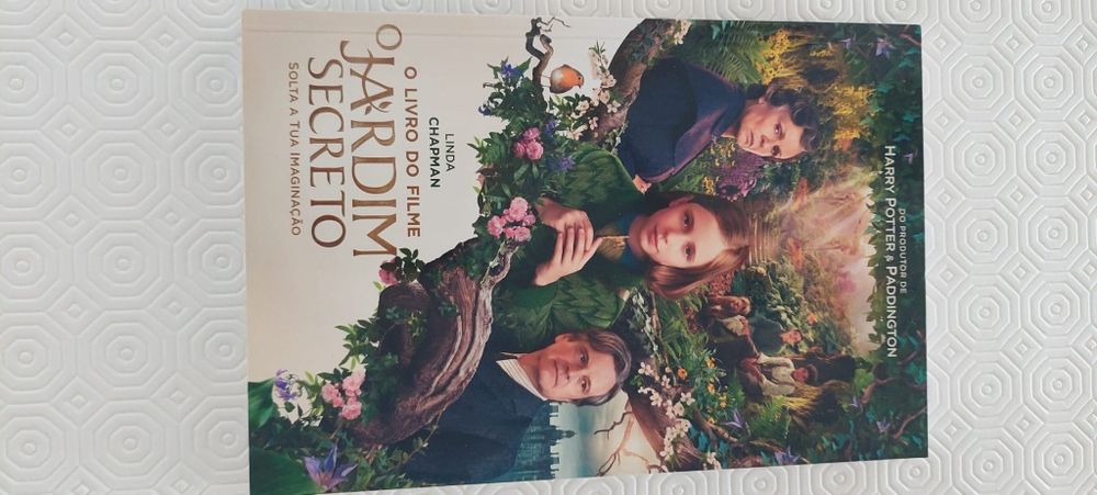 Livro Juvenil " O Jardim Secreto" NOVO