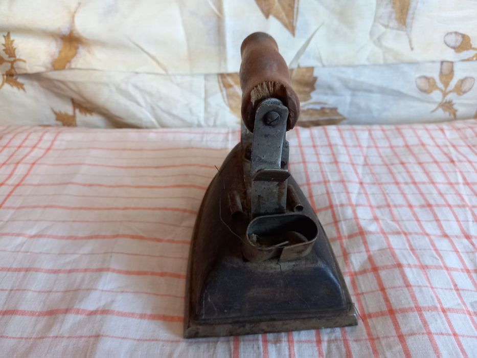 Утюг ретро времен ссср