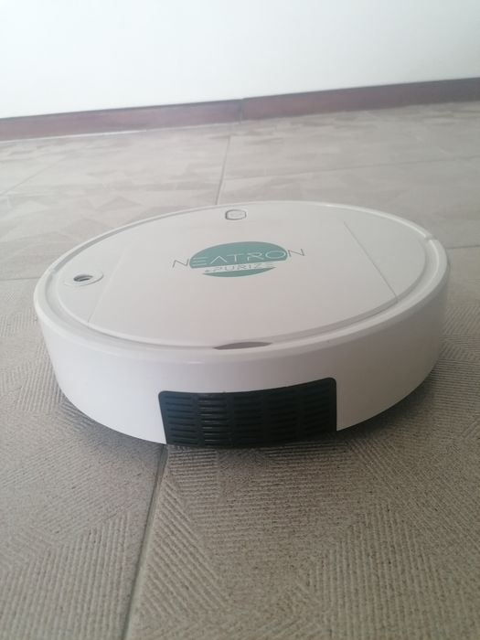 Aspirador robot branco