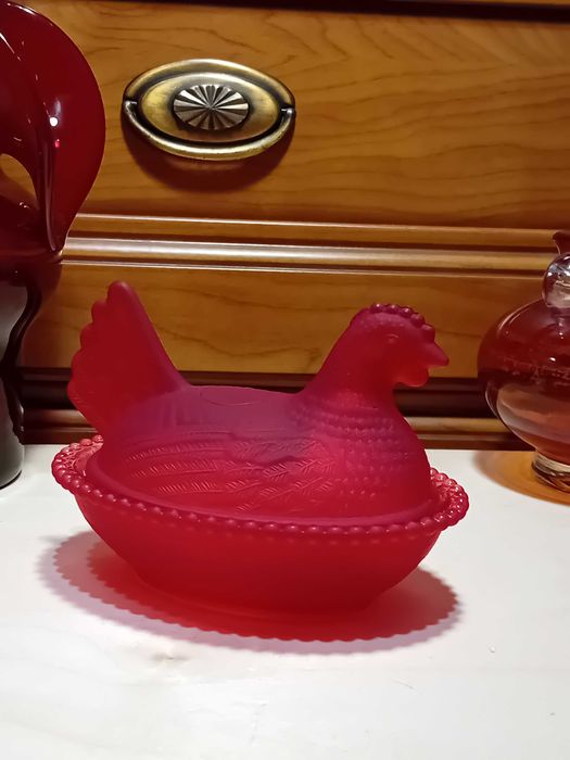 szklana kura -bomboniera