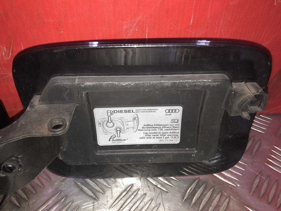 Лючок бензобака Audi A4 B8 8K 8K0809999A Код фарби 1R /Z7L Сірий