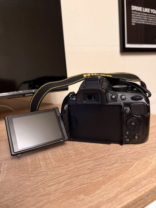 Продам Nikon D5200 kit 18-140