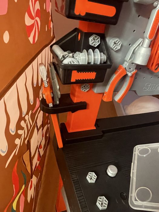 Mesa de Ferramentas Black&Decker + Ferramentas Parkside