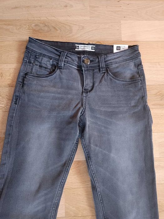 Spodnie jeansy szare