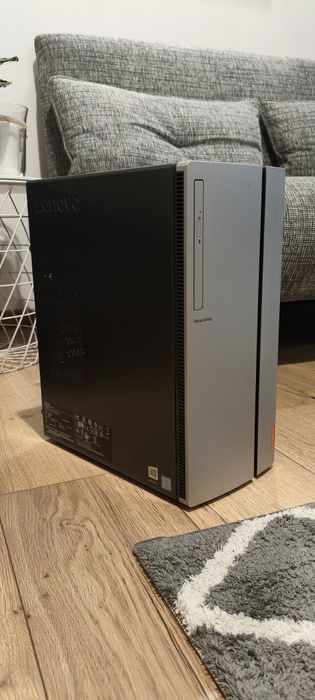 Komputer stacjonarny Lenovo