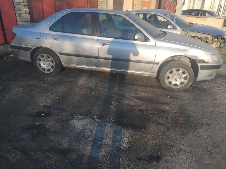 Пежо 406 1.8 бенз. Не на ходу.