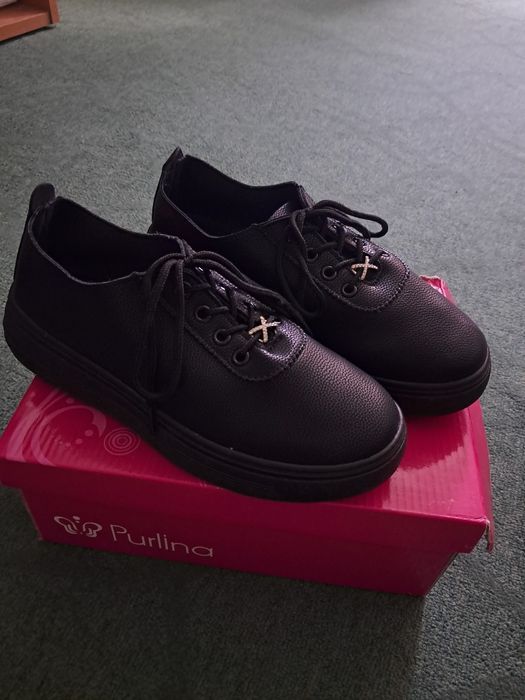 Туфлі-лофери жіночі