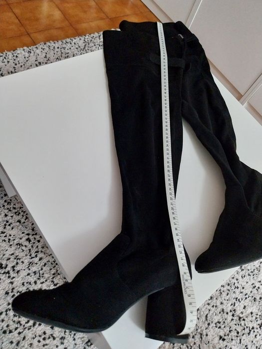 Botas de Cano Alto em Camurça Tam.39 Bershka