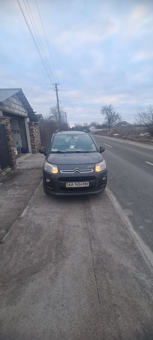Продам Сітроен  C3  picaso 2013