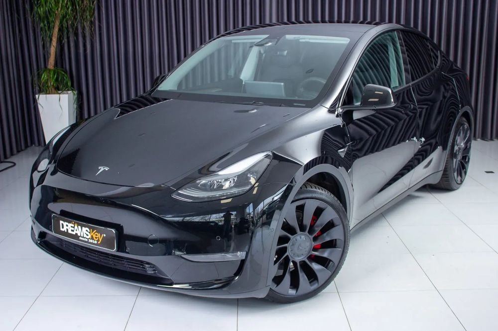 Tesla Model Y Performance Dual Motor AWD