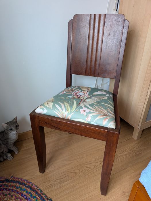 Elegante Cadeira em Jacarandá (Madeira Nobre)–Design Clássico/Vintage