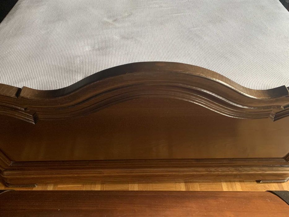 mobília de quarto de madeira de castanho