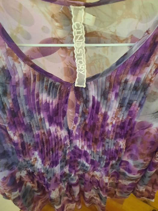 Blusa colorida e fresca