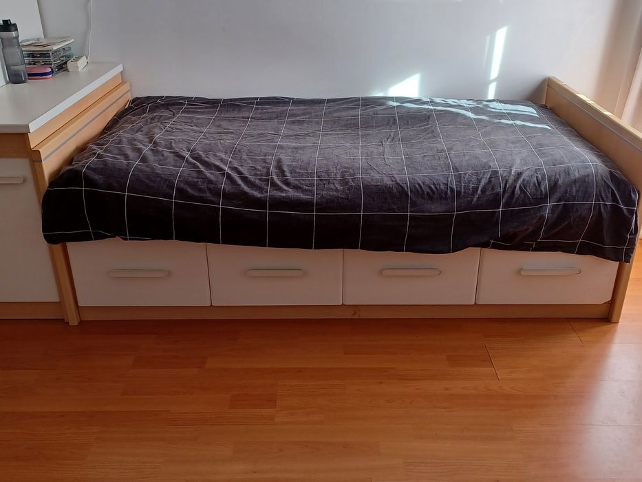 Cama com arrumação+ colchão