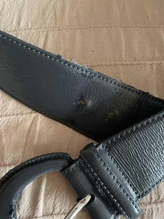 Szeroki pasek z lakierowanej skóry Mexx