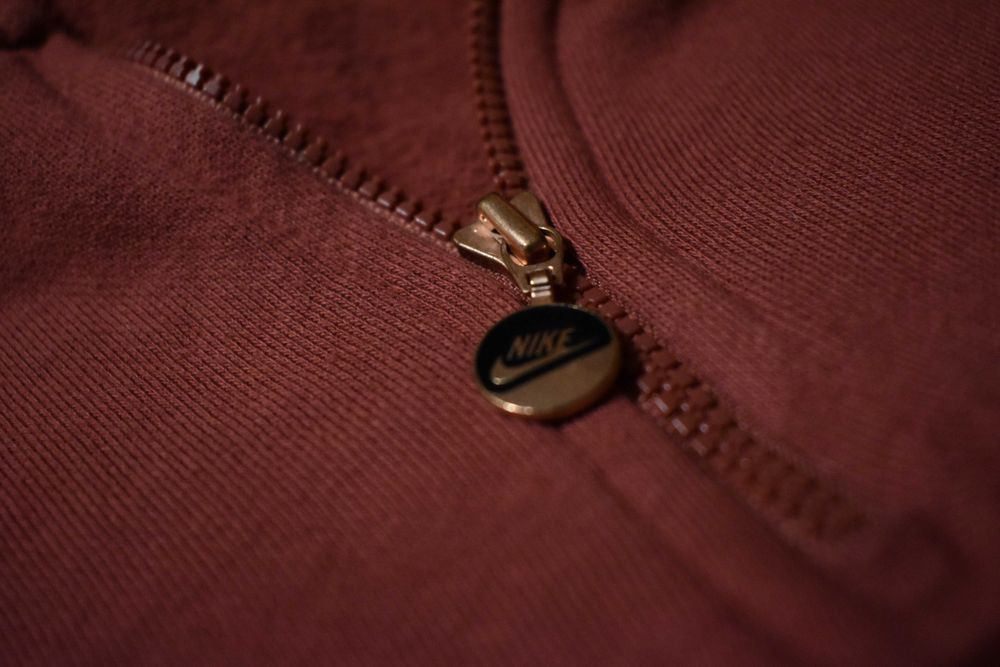 Bordowa bluza Nike