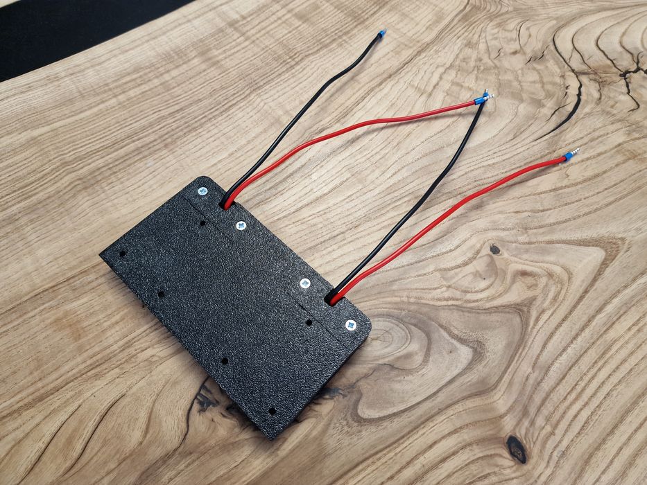 Adapter Dewalt na dwa akumulatory